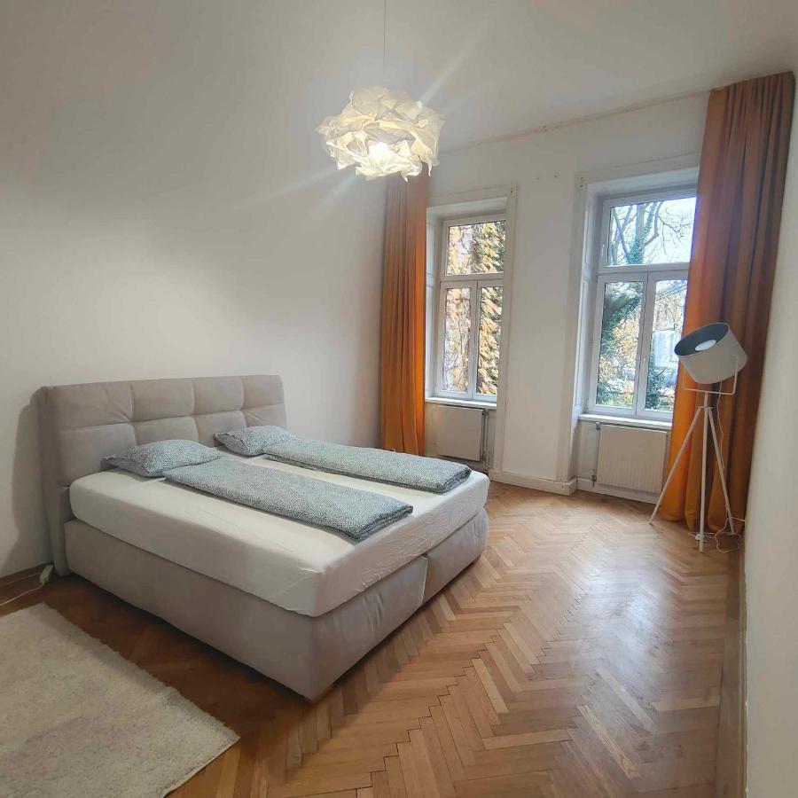Large 4 Room Apartment In The Center Of 비엔나 외부 사진