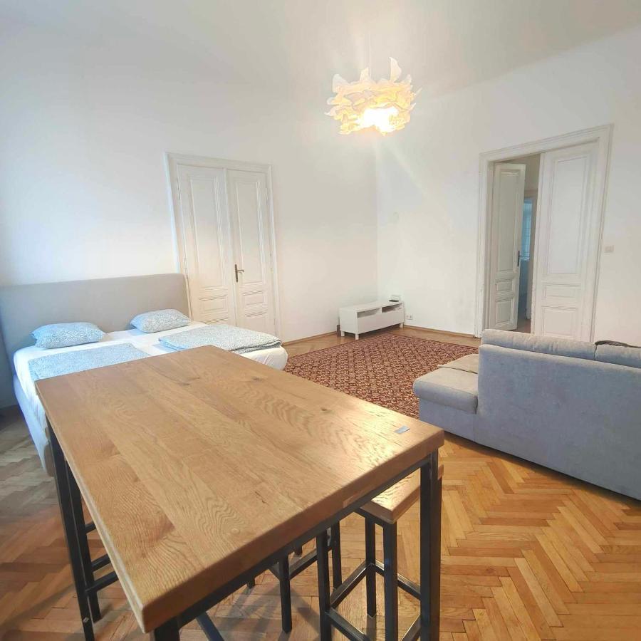 Large 4 Room Apartment In The Center Of 비엔나 외부 사진