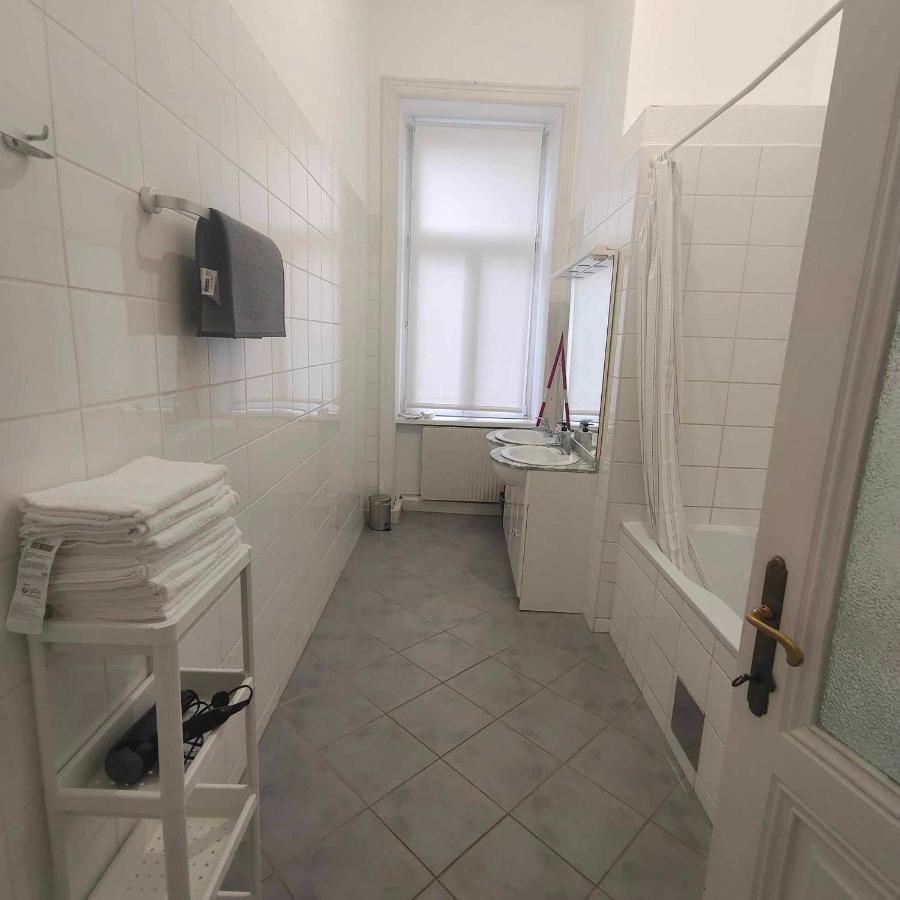 Large 4 Room Apartment In The Center Of 비엔나 외부 사진